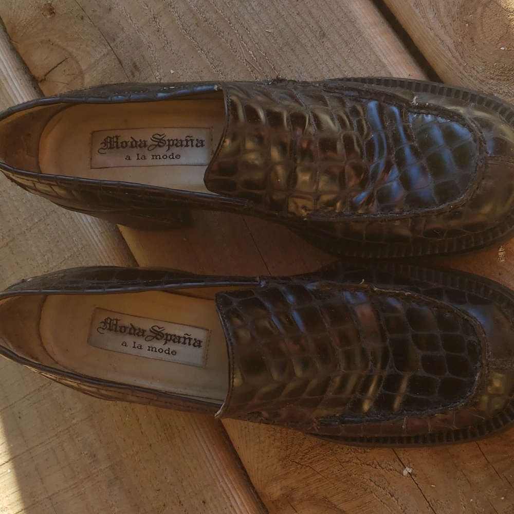 Black shoes 2 inch heel